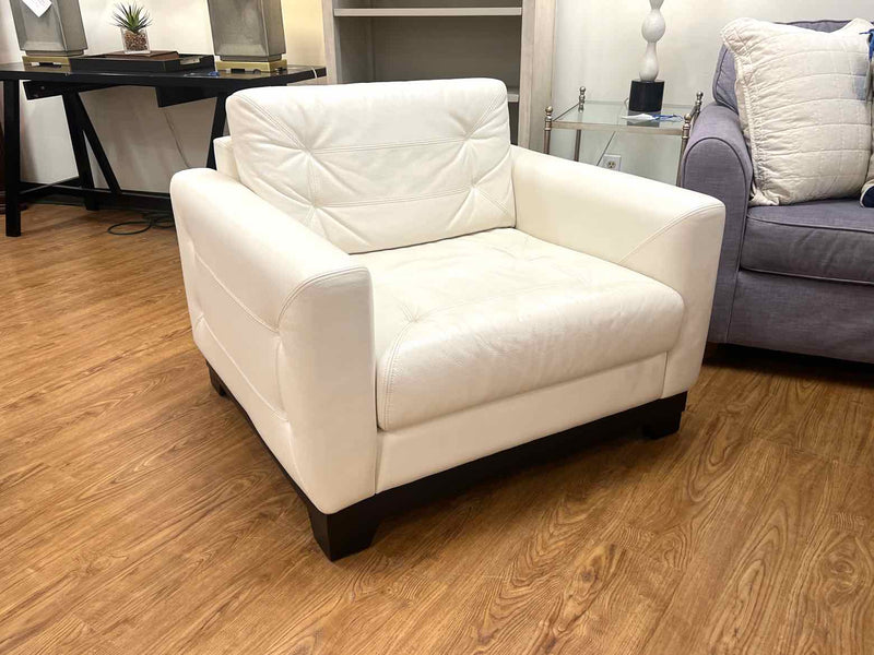 White Leather Chair Tufted Back