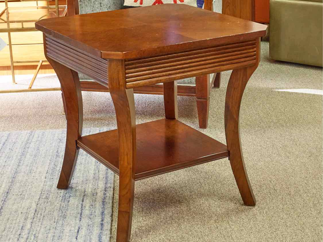 Bassett Cherry Wood Side Table – Furniture Consignment Gallery