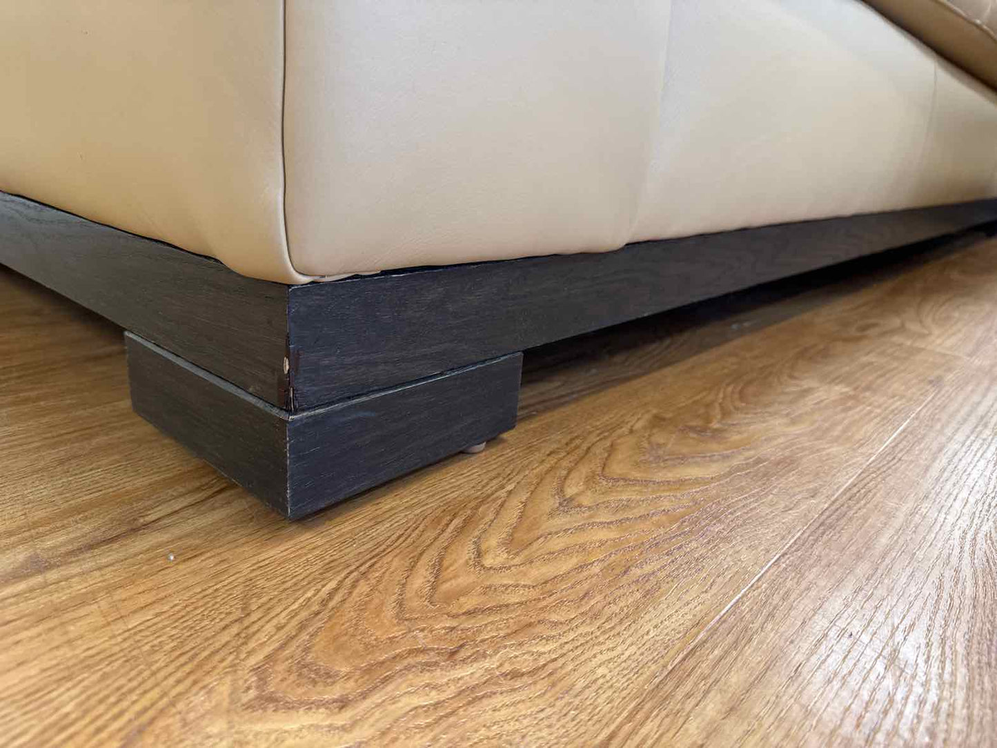 Chateau d'ax Butterscotch Leather Sectional