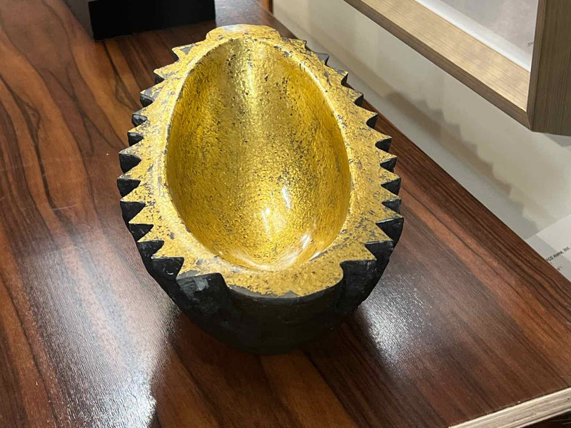 Black/Gold Shell Shaped Bowl