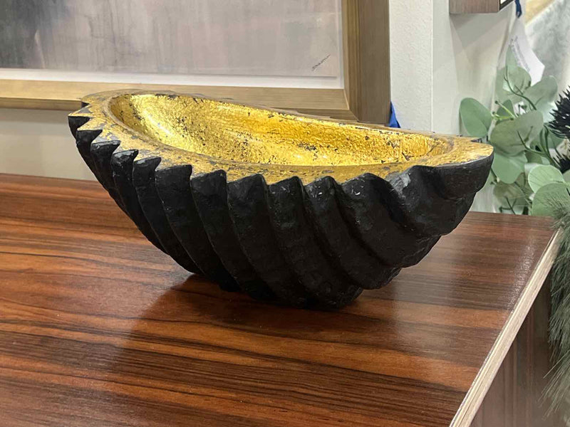 Black/Gold Shell Shaped Bowl