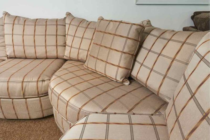 Sherrill Furniture 4 Piece 5 Cushion Silver Tone Plaid Bubble  Sectional
