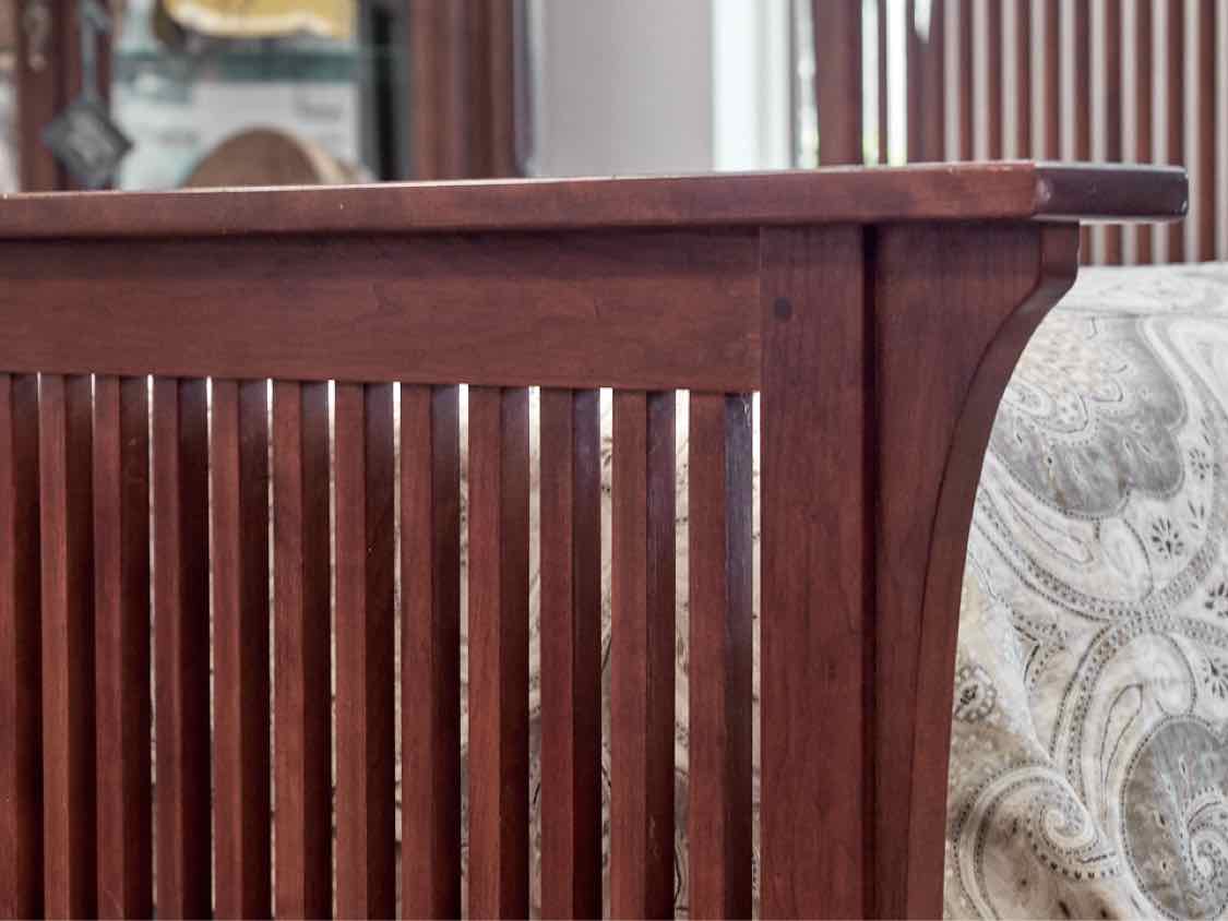 Stickley Queen Mission Cherry Spindle Bed in Bristol Finish