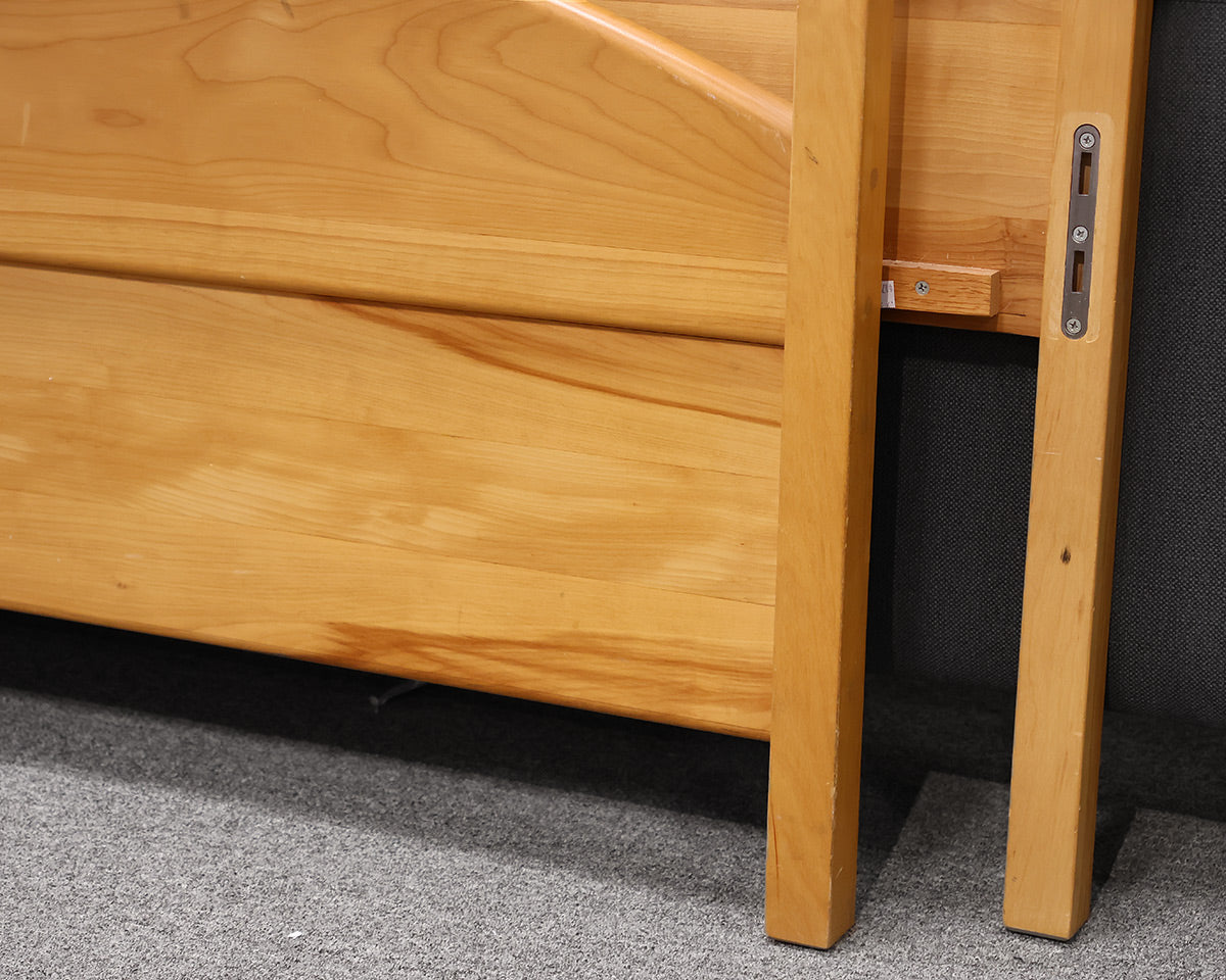 Pompanoosuc Mills Queen Storage Bed