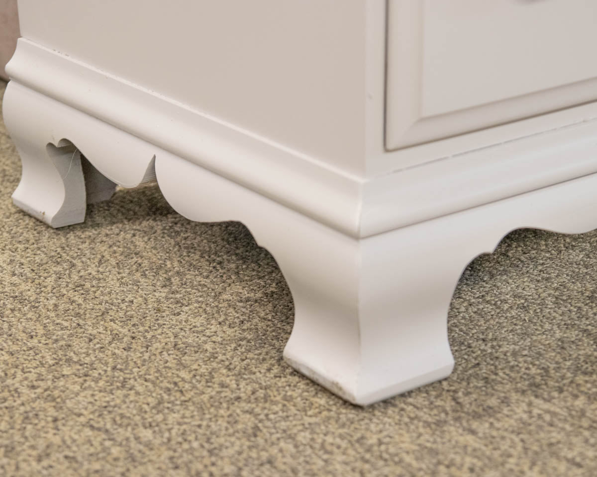 Lloyd's Double Dresser in White with Natural Wood Finish Pulls