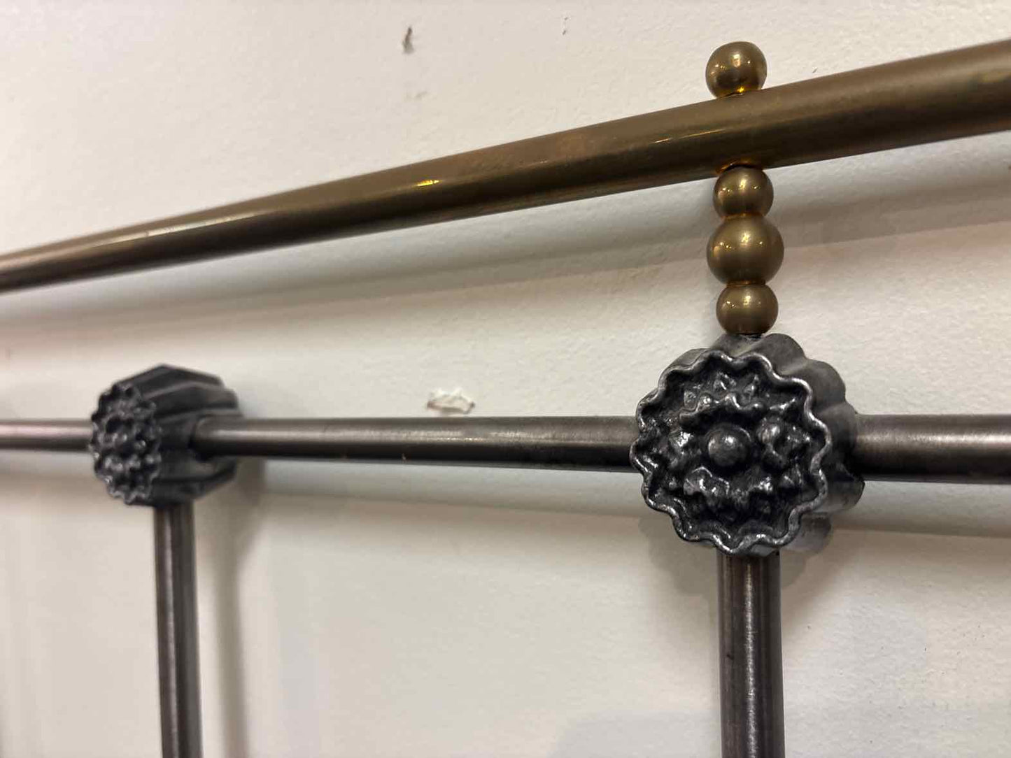 Domain 'Soho' Iron and Brass Queen Bed
