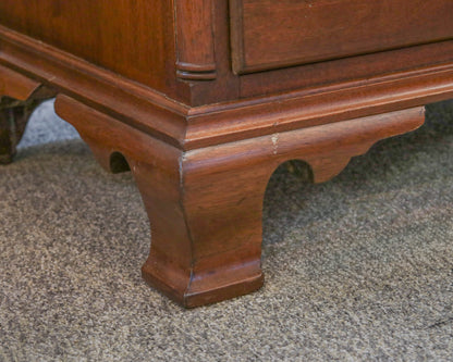 Mahogany 6-Drawer Dresser with Brass Pulls