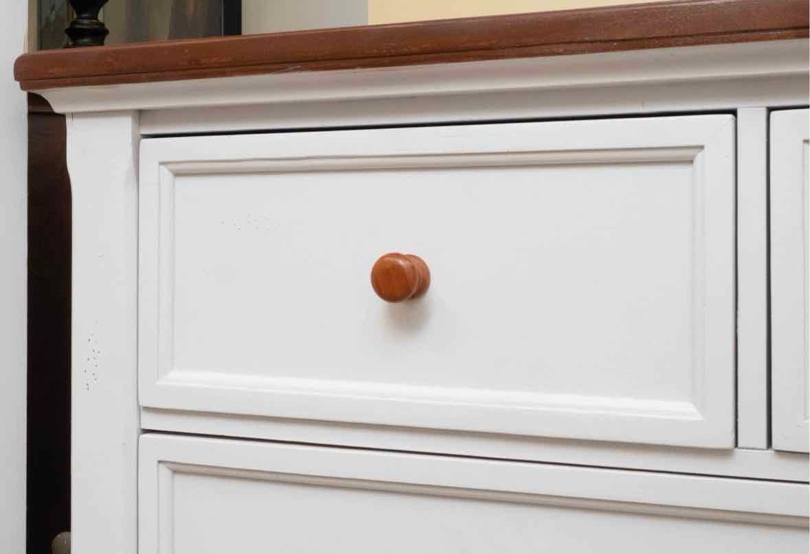 Cherry Plank Top 7 Drawer Dresser in White Finish