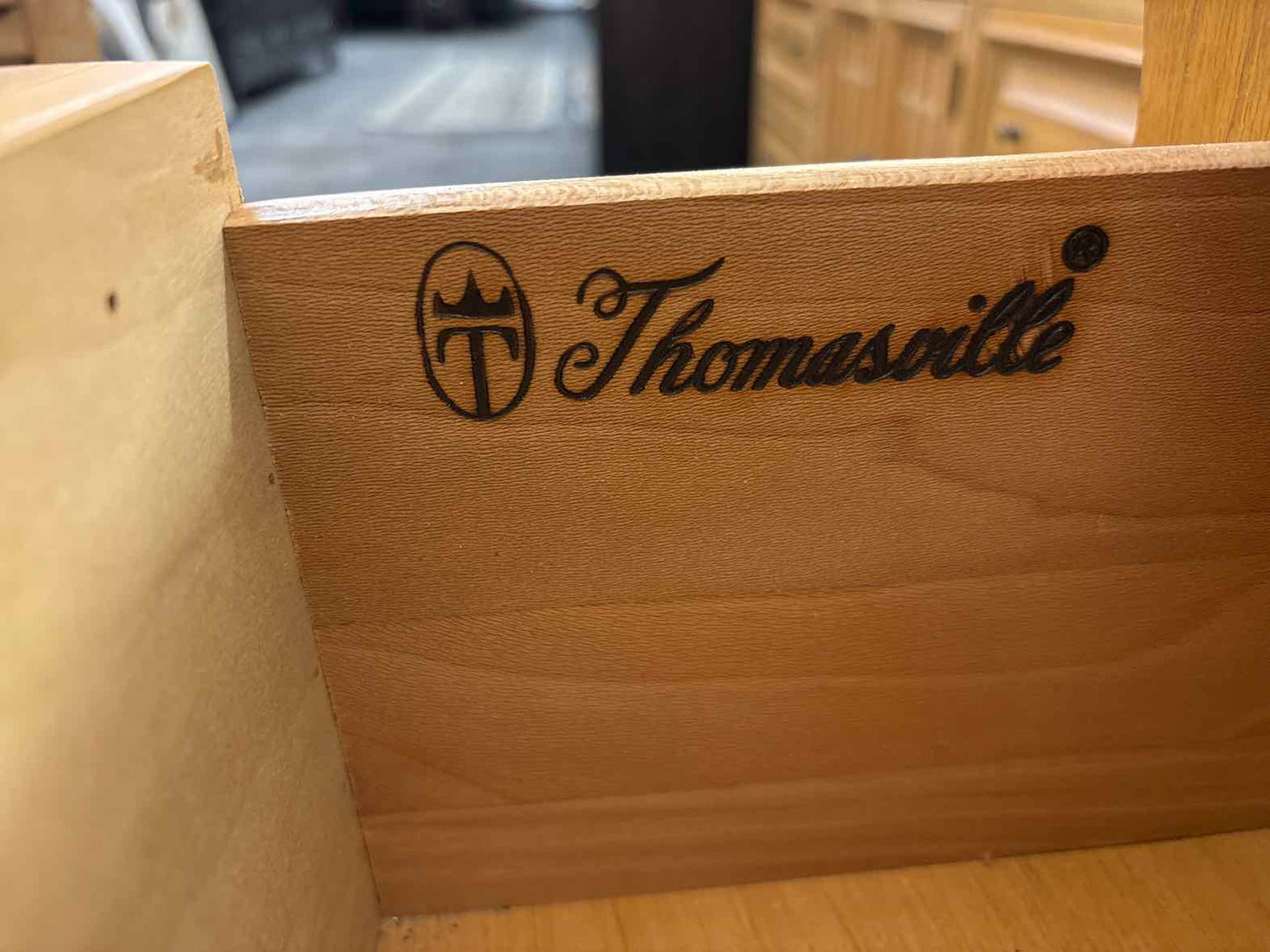 Thomasville 'Readers' Washed Oak Nightstand