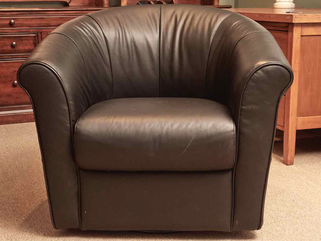 Italsofa Black Bonded Leather Swivel Chair