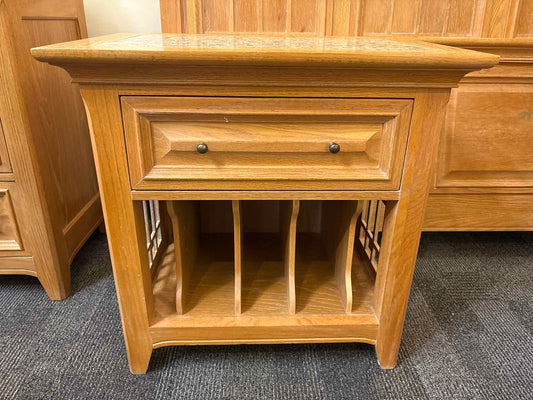 Thomasville 'Readers' Washed Oak Nightstand