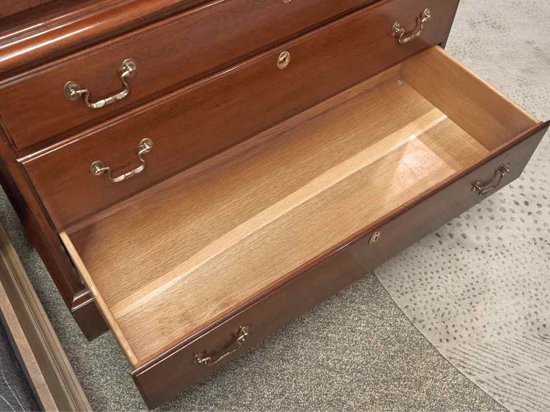 Link Taylor Chests