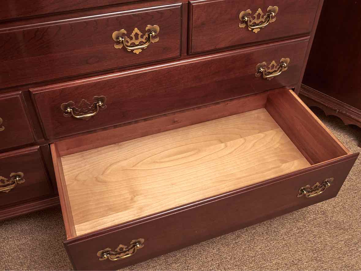 Ethan Allen  Cherry Georgain Style 10 Drawer Dresser