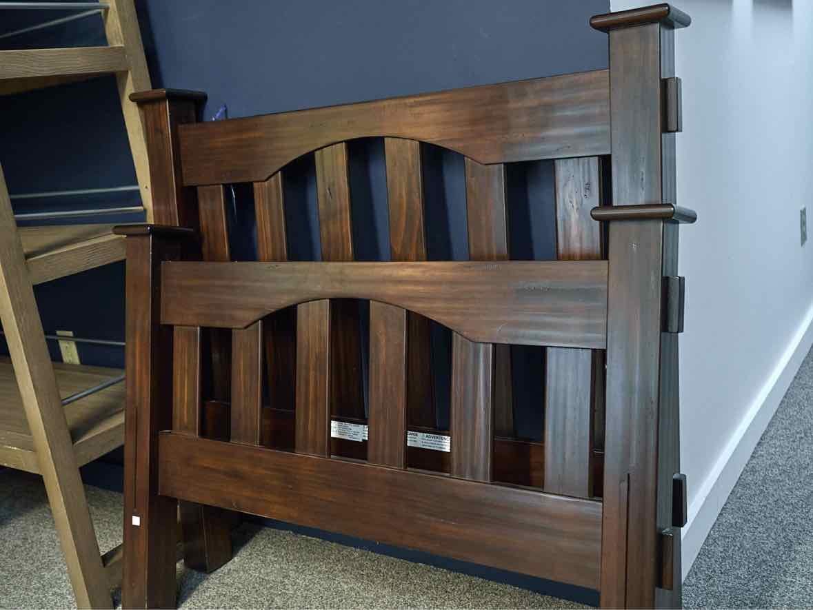 Pottery Barn Kids 'Kendall' Twin Bed