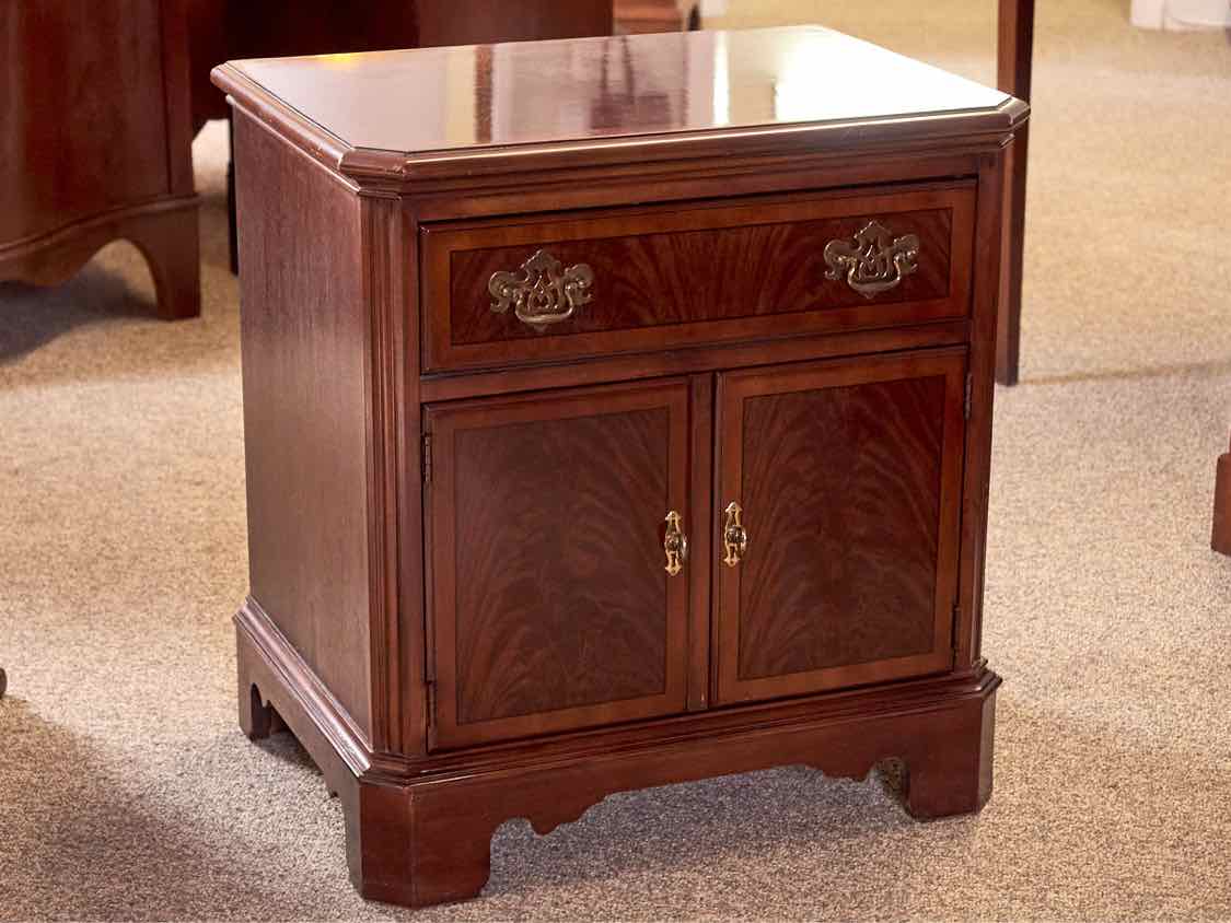Drexel Burled Mahogany Nightstand with 1 Drawer & 2 Doors
