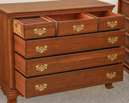 Mahogany 6-Drawer Dresser with Brass Pulls