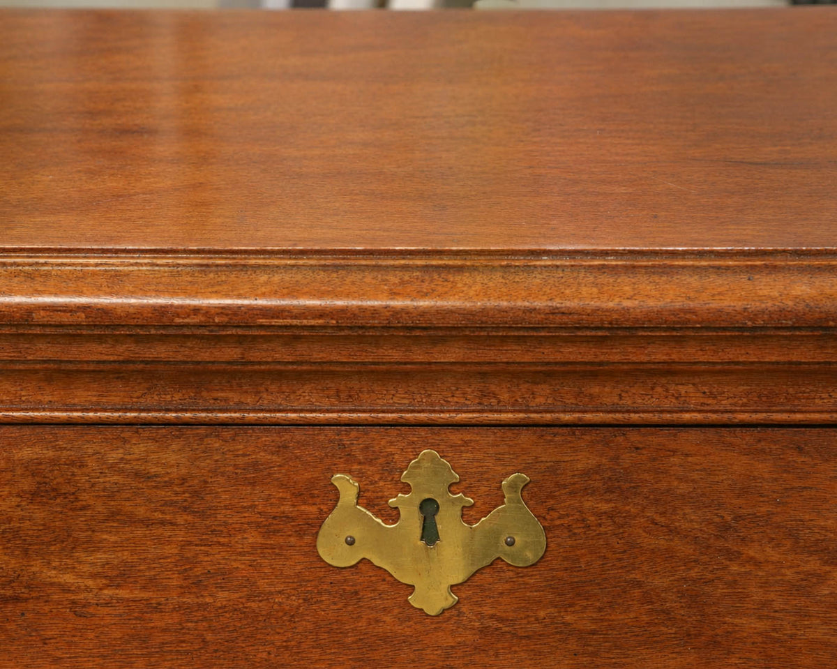 Thomasville Lowboy with Carved Shell in Light Finish Mahogany