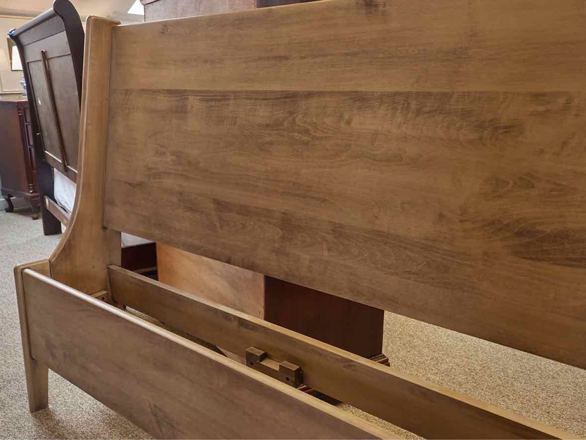 Gat Creek " Sunbury" Platform Queen Bed in Classic Barley Finish