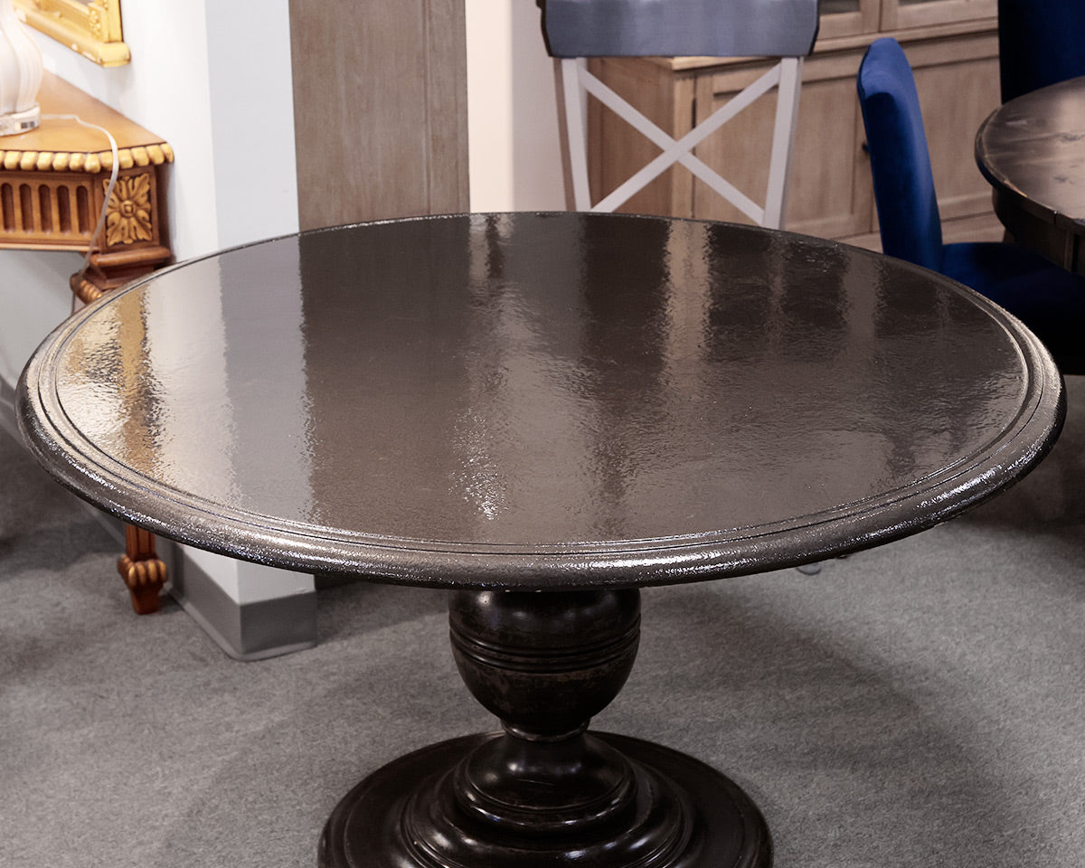 Bassett Gray and White Table & 5 Chair Set