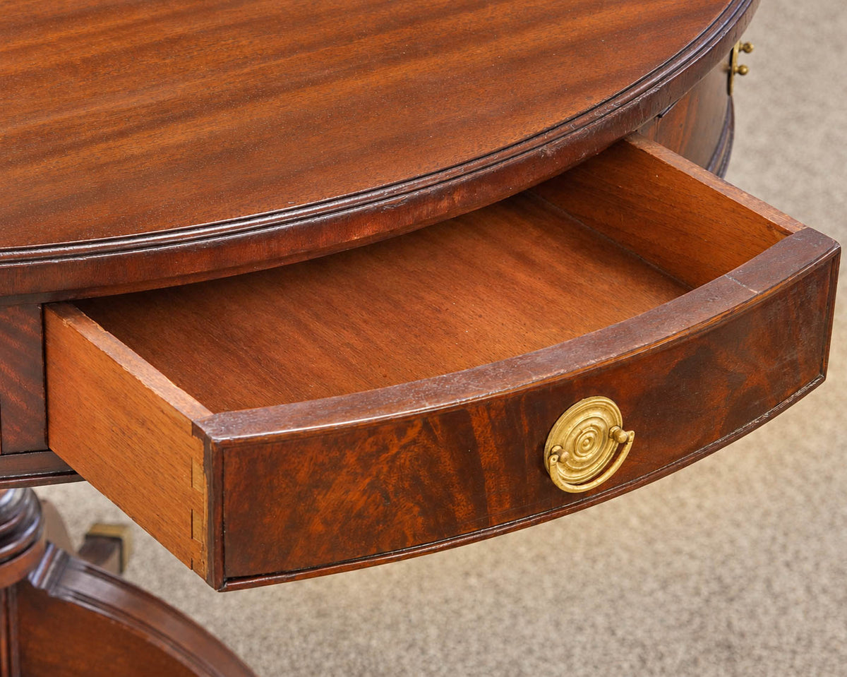 Mahogany Renter's Accent Table with Pedestal Base