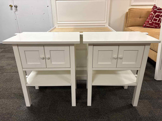 Pair of Maine Cottage White Nightstands