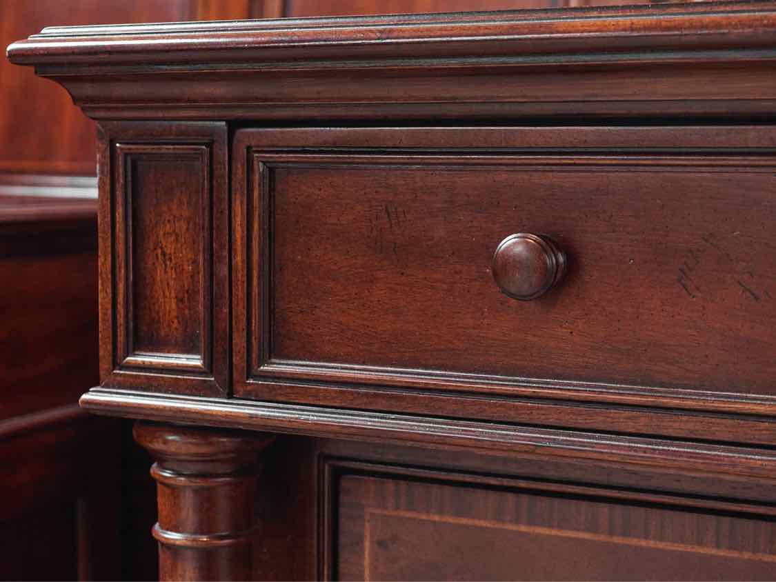 Thomasville Mahogany Finish Empire Style Bachelor's 4 Drawer  Chest
