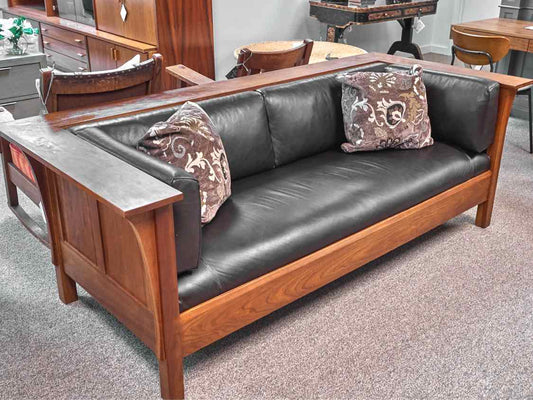 Stickley Prairie Settle 91-220 Sofa W/ Black Leather Upholstery