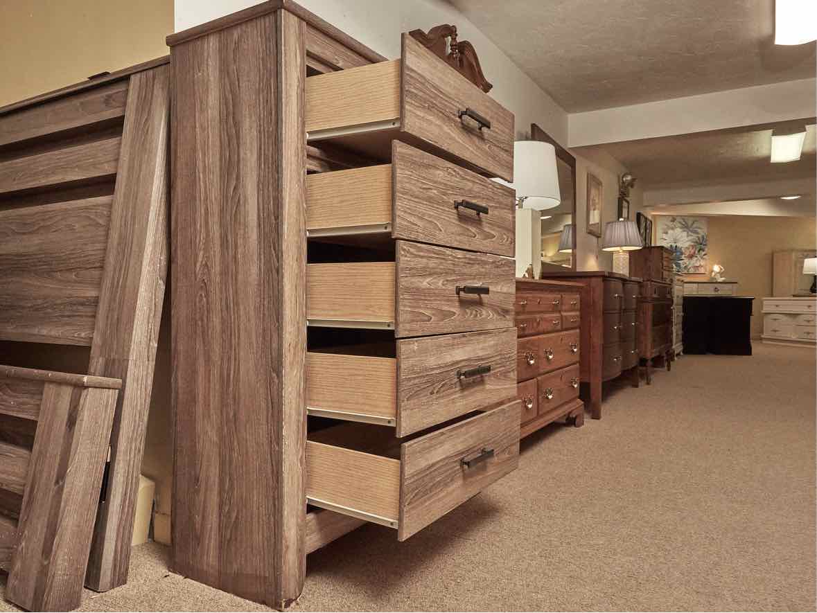 Ashley Furniture'Zelen' 5 Drawer Chest in Driftwood Finish Veneeer