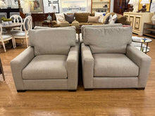Pair of Universal 'Hunter' Chairs