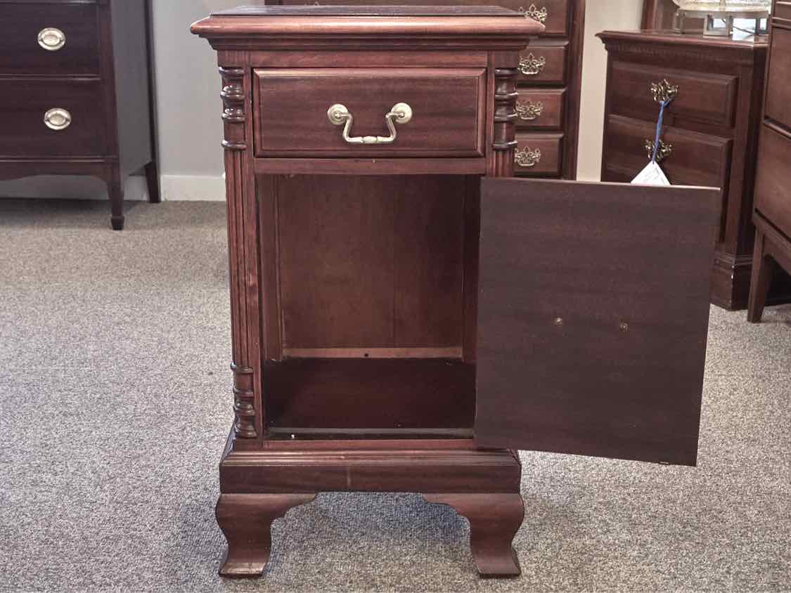 One Drawer Mahogany Nightstand