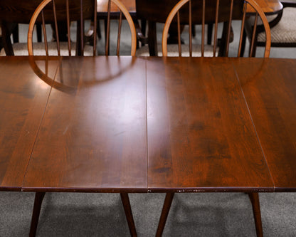 Nichols & Stone Dining Table & Chair Set