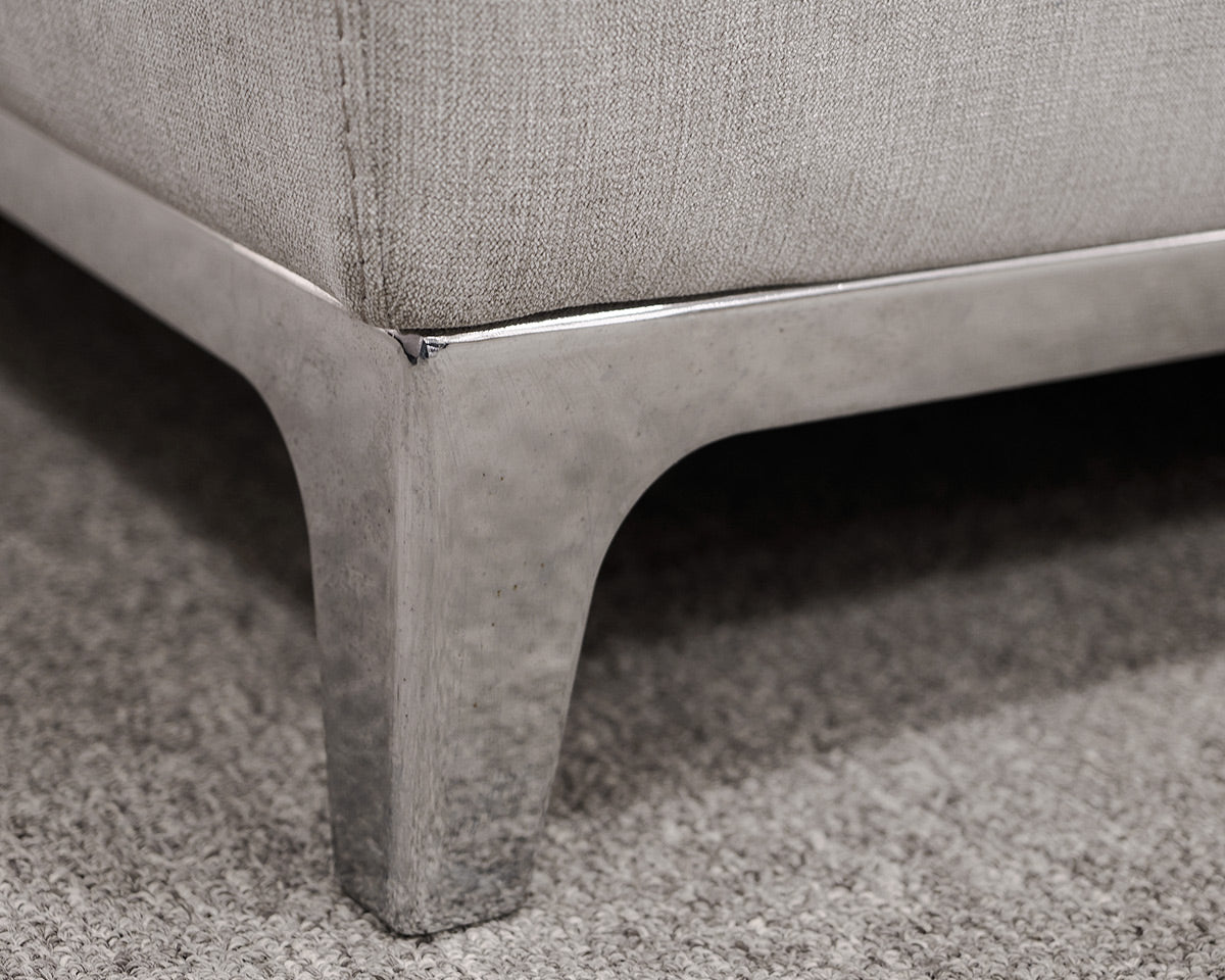 ROM Chronos Sectional