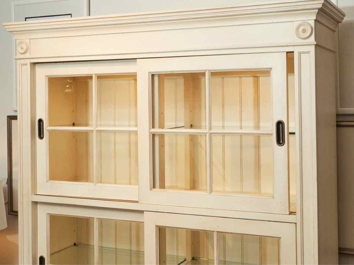 Ethan Allen Ivory 4 Glass Sliding Doors 2 Drawers  Display Cabinet