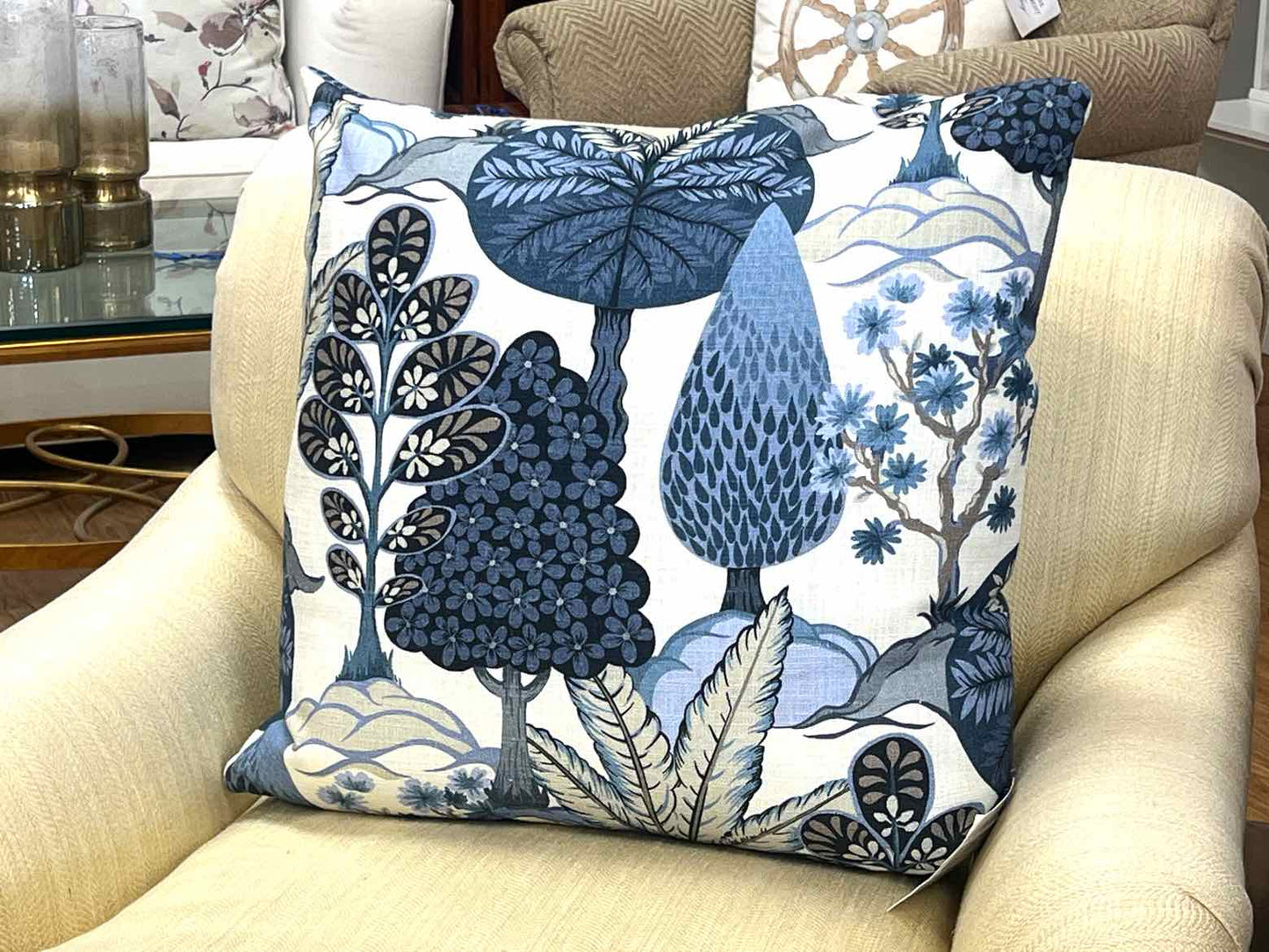 "Yaso Marvy Cascade" Accent Pillow