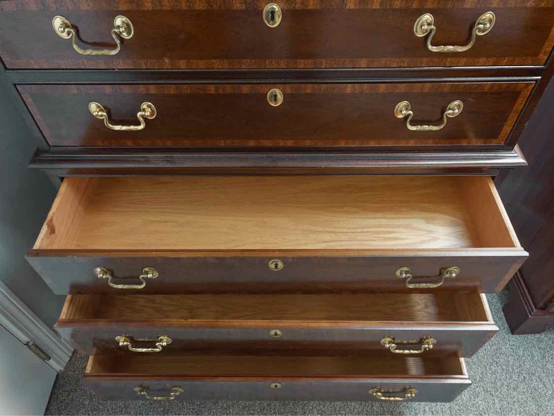 Councill Furniture Mahogany 8 Drawer  Chest with inlay Border