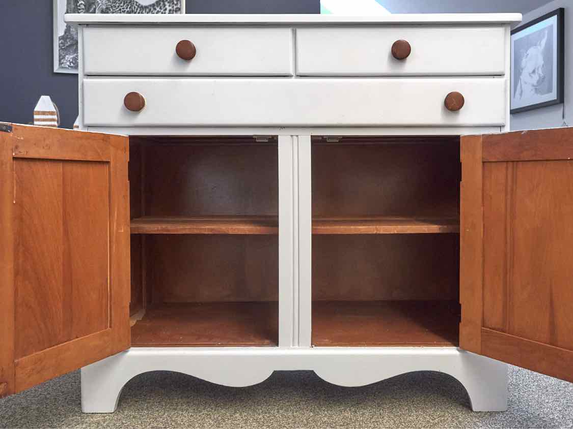 Arctic White Finish  Sideboard with 3 Drawers & 2 Doors