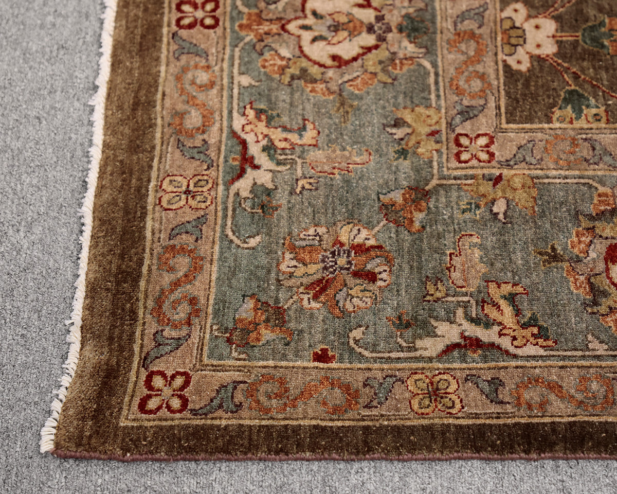 8 x 10 Floral Area Rug