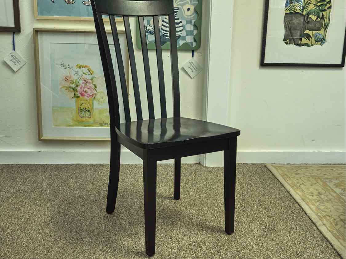 Round Dining Table with Butterfly Leat & Set of 4 Black Chairs