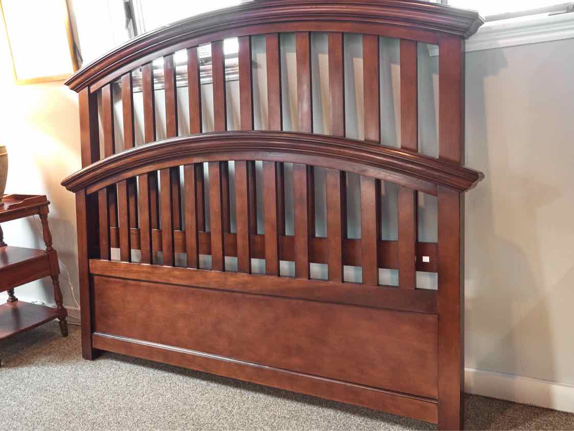 Bernhardt Cherry Arched Slat Queen Bed
