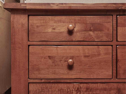 Vaughan Bassett  'Solids' Maple 8 Drawer Dresser