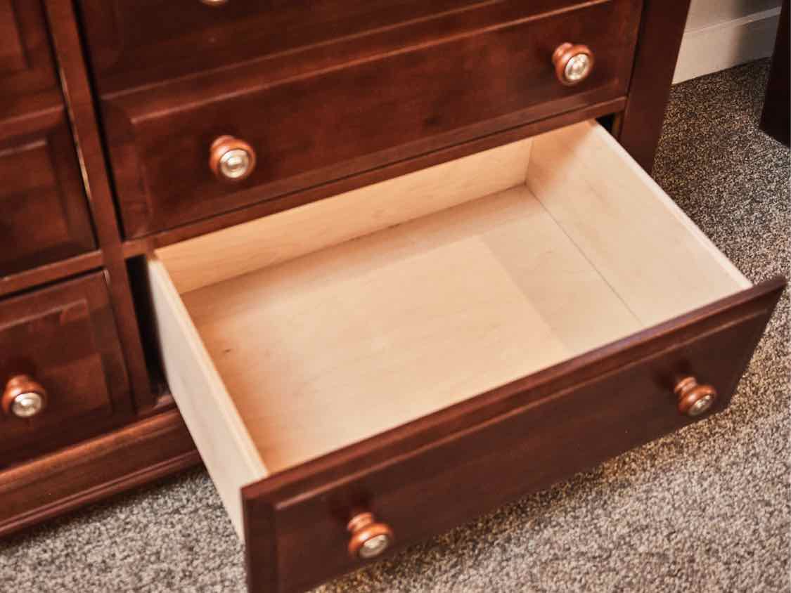 6 Drawer Dresser in Rich Cherry Finish w/ Matching Dresser Mirror