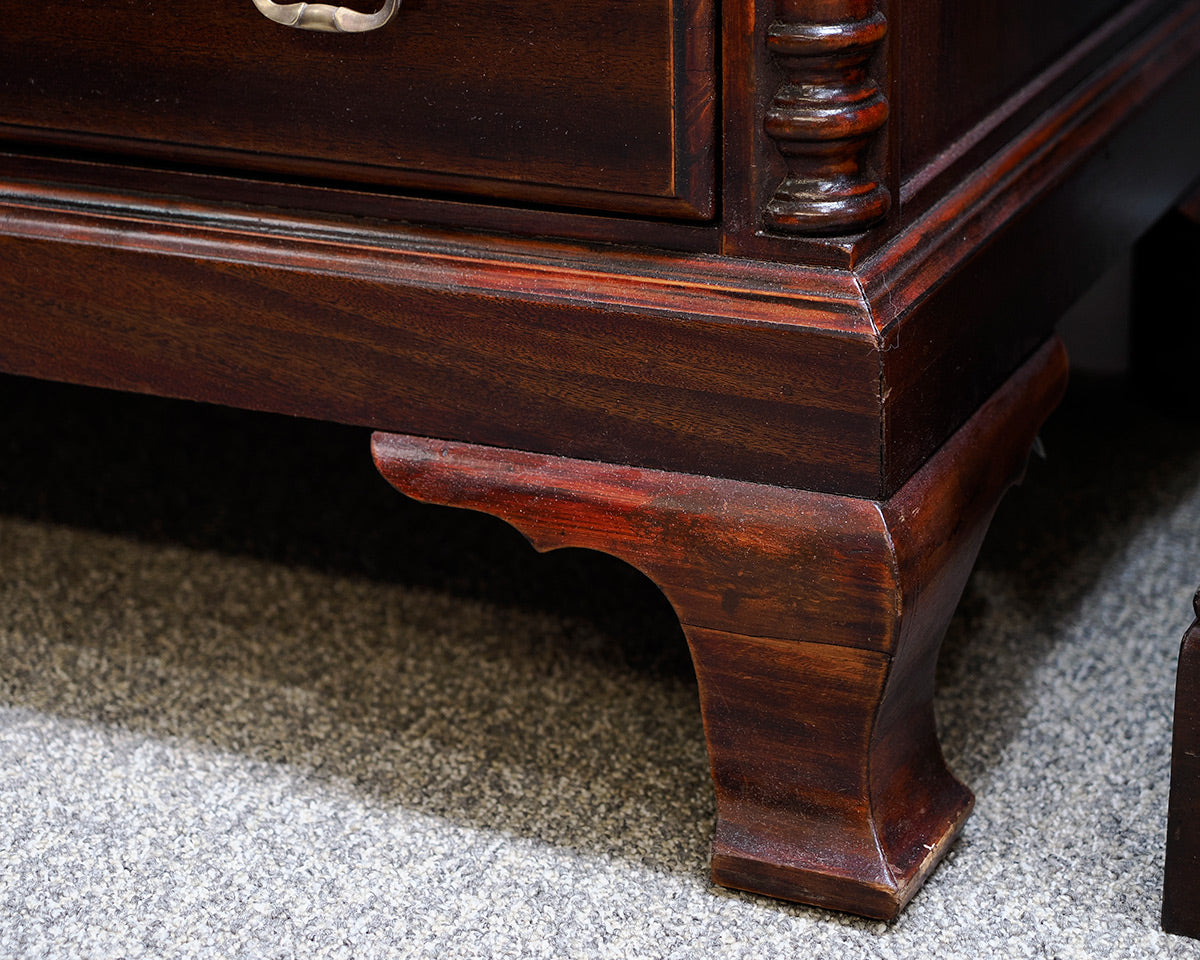 Mahogany 6-Drawer Dresser with Brass Pulls