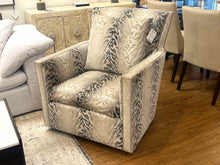Huntington House Swivel Chair