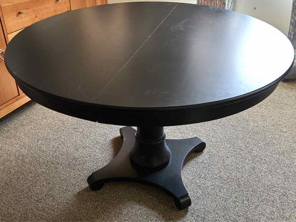 Gat Creek " Meyer" Pedestal Dining Table with 1 18" Leaf