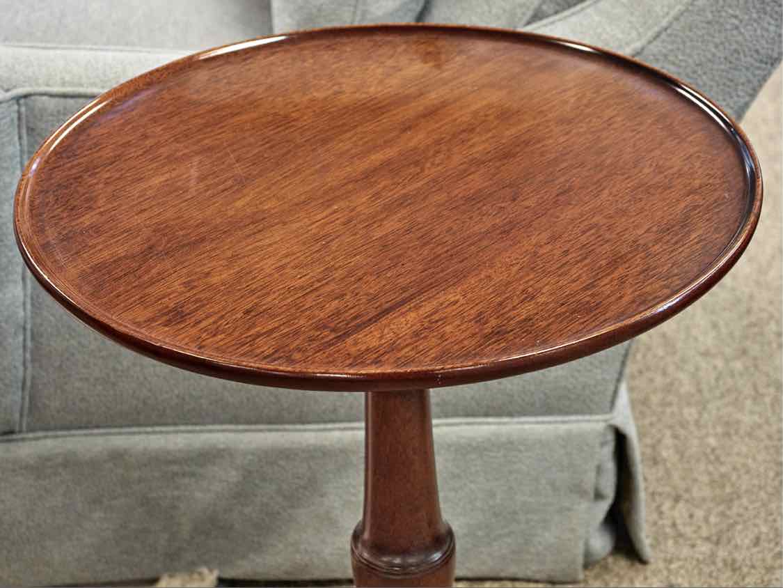 Kindel Mahogany Round Pedestal Table