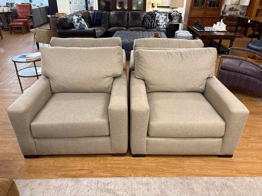 Pair of Universal 'Hunter' Chairs