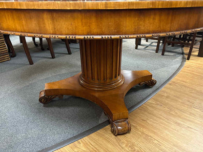 Ethan Allen 'Townhouse' Round Mahogany Dining Table