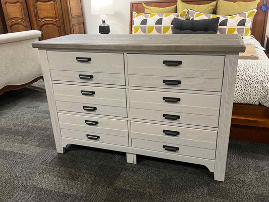Vaughan Bassett 'Bungalow' Double Dresser