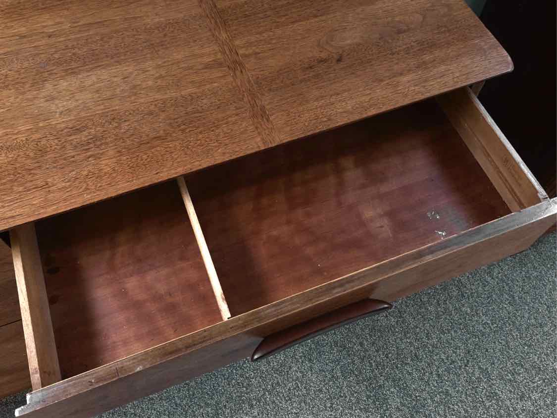Heritage Henredon Mid Century Modern Walnut 8 Drawer Dresser