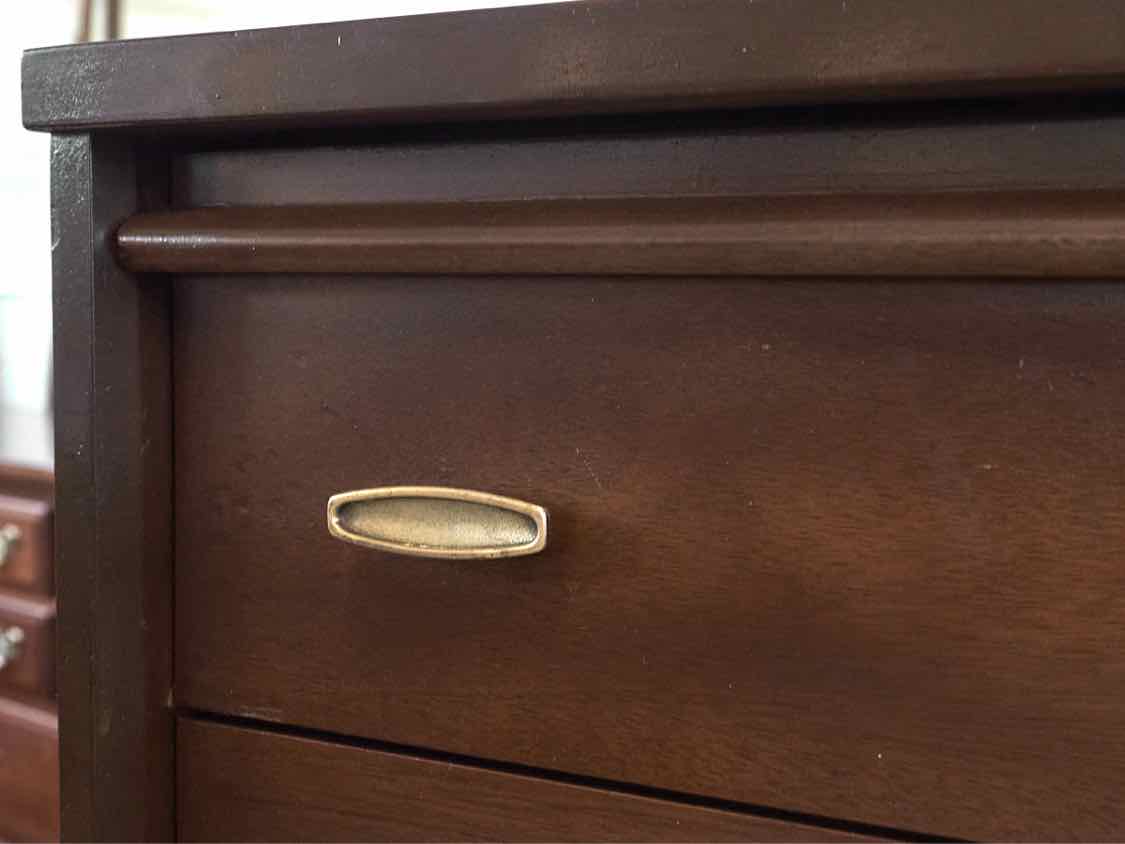 Bassett  Mid Century Modern Mahogany 4 Drawer Chest